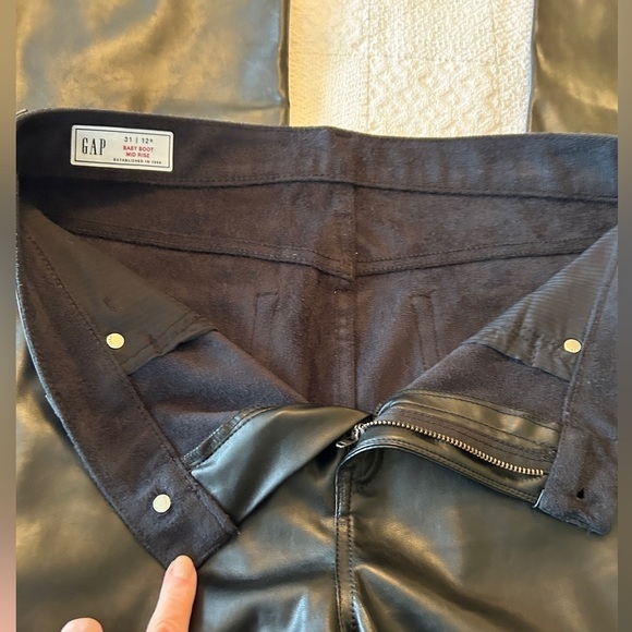 GAP Vegan Leather Pants Black Mid Rise Baby Boot Cut Women's Size 31 12R - Picture 8 of 15